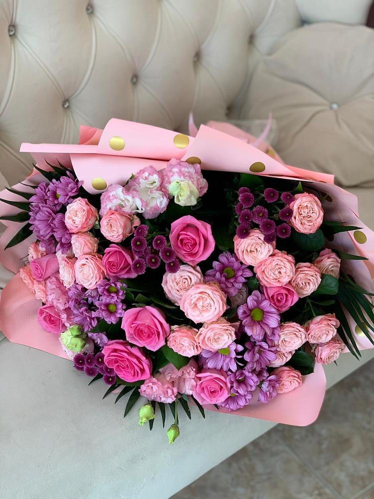 Букет цветов из: Хризантемы, Розы и Лизиантусы в Ильинка Тульская область