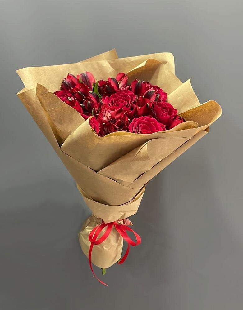 Букет цветов из: Альстромерии и Розы в Ильинка Тульская область