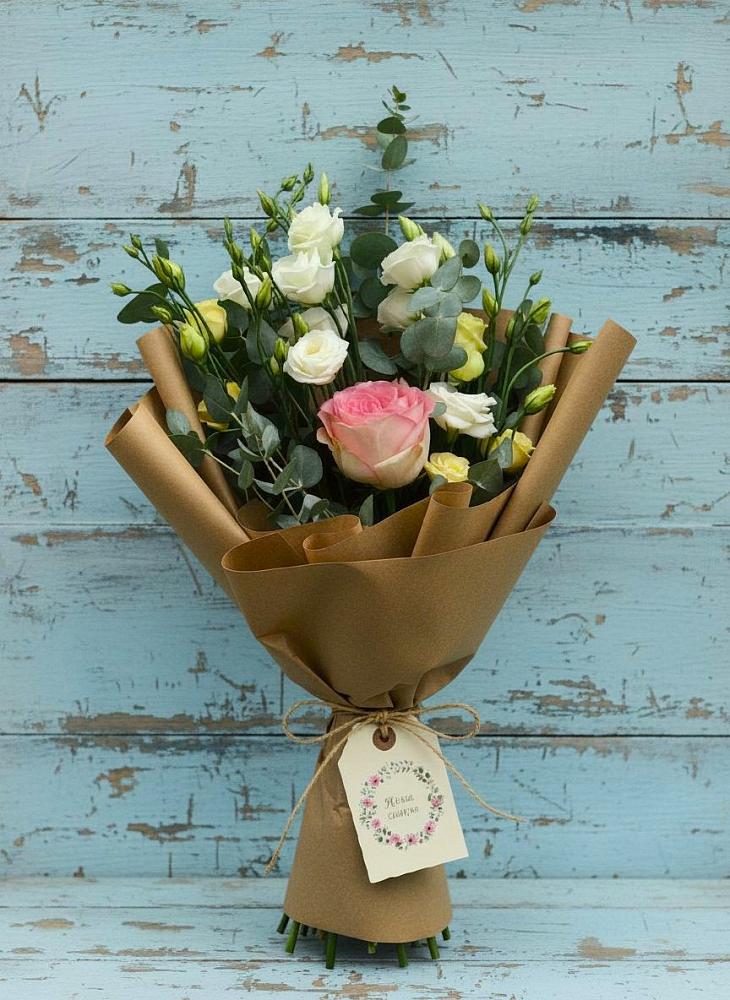 Букет цветов из: Розы и Лизиантусы в Ильинка Тульская область